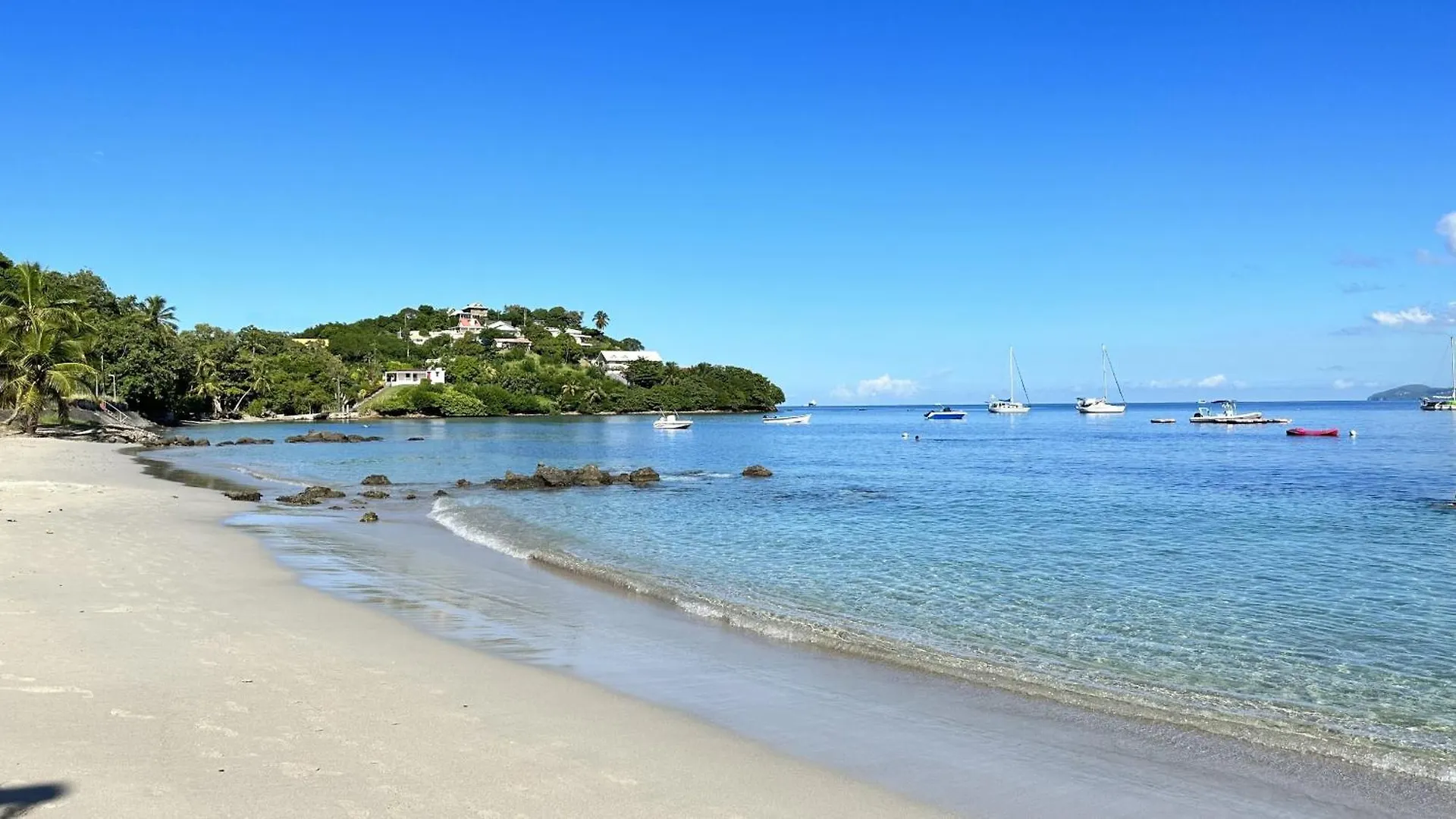 Apartment Indigo, Anse Mitan, Beau F2 Sublime Vue Mer, Proche Plage Les Trois-Ilets