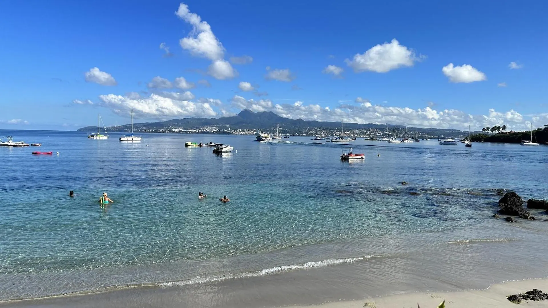 Apartment Indigo, Anse Mitan, Beau F2 Sublime Vue Mer, Proche Plage Les Trois-Ilets Martinique