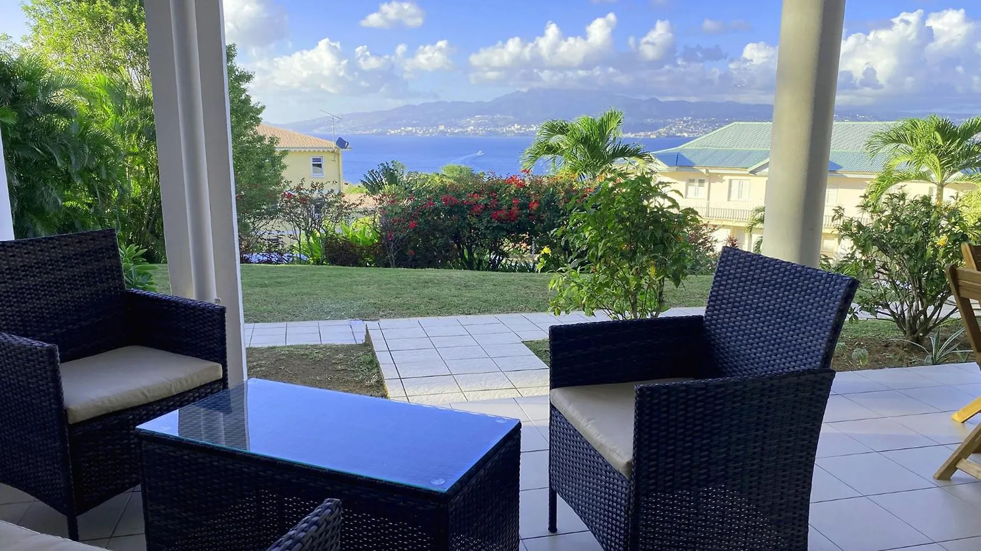 Apartment Indigo, Anse Mitan, Beau F2 Sublime Vue Mer, Proche Plage Les Trois-Ilets